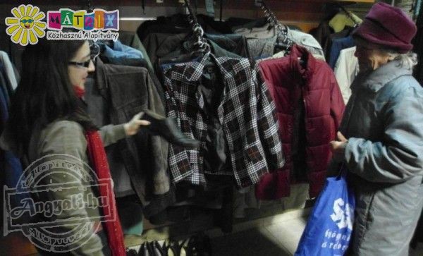 Napi 40-50 rászoruló kap ingyenesen ruhát és cipőt a Centerkéből